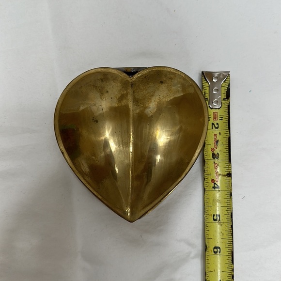 Vintage heart shaped brass jewelry box - Picture 5 of 5